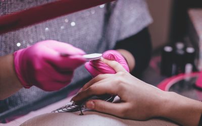 Descubre la Manicura Rusa en Gandía con Midalis en Vera Nature